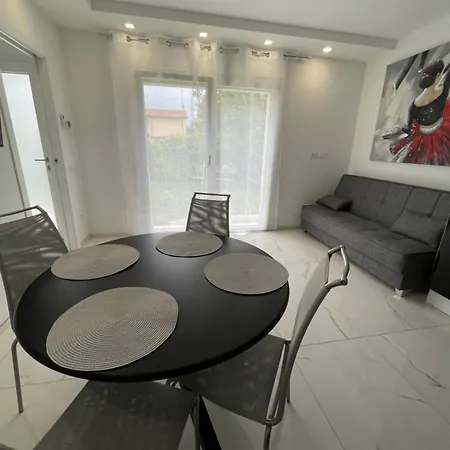 Casa M&n تْييني